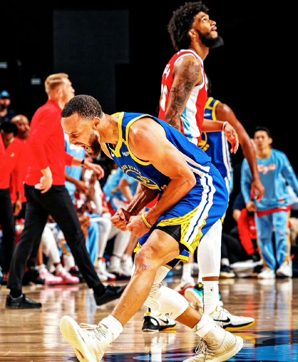 库里巅峰对决,Scout与50激战皇家马德里分钟,绝杀胜负难料!(库里2022总决赛集锦) 库里巅峰对决,Scout与50激战皇家马德里分钟,绝杀胜负难料!(库里2022总决赛集锦)